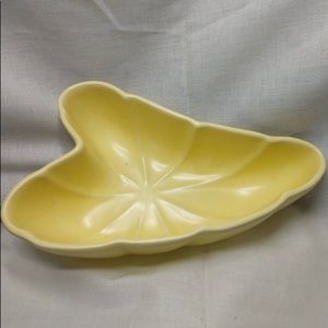Vtg Regal Yellow Planter in heart leaf pattern